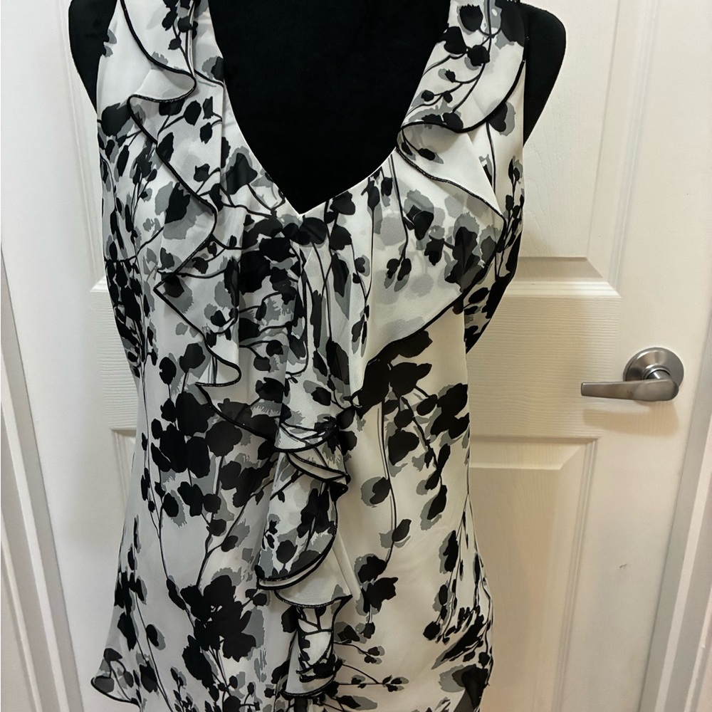 BCX Black and White Floral Ruffle Blouse